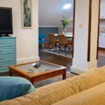 dnevni boravak apartman Herceg Novi sa pogledom na kuhinju