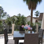 Apartman Herceg Novi terasa sa stolom