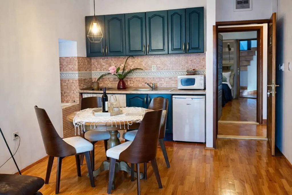Apartmani Nautica Herceg Novi Apartmani Herceg Novi trpezarija i kuhinja